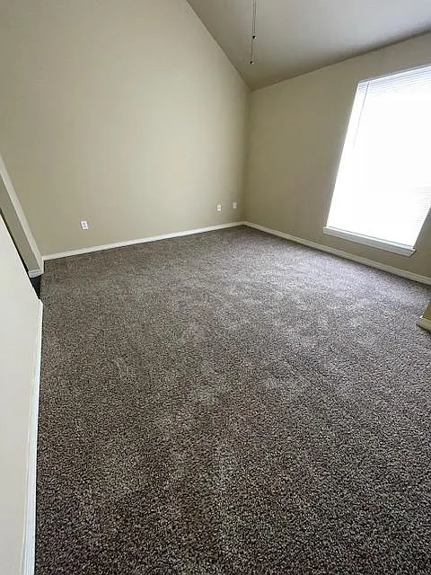 1 bed, 890 sqft, $700 — Photo 4