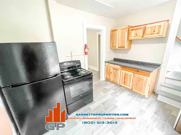 40 1st St #3, Swanton, VT 05488