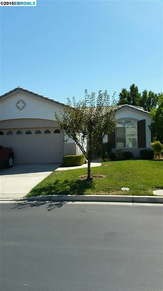 1368 Pearl Way photo 1