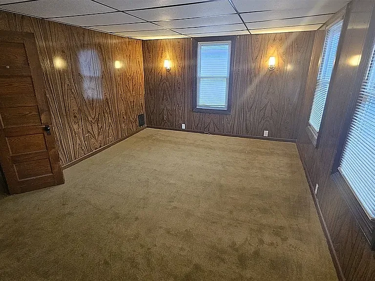 Second floor rooms.