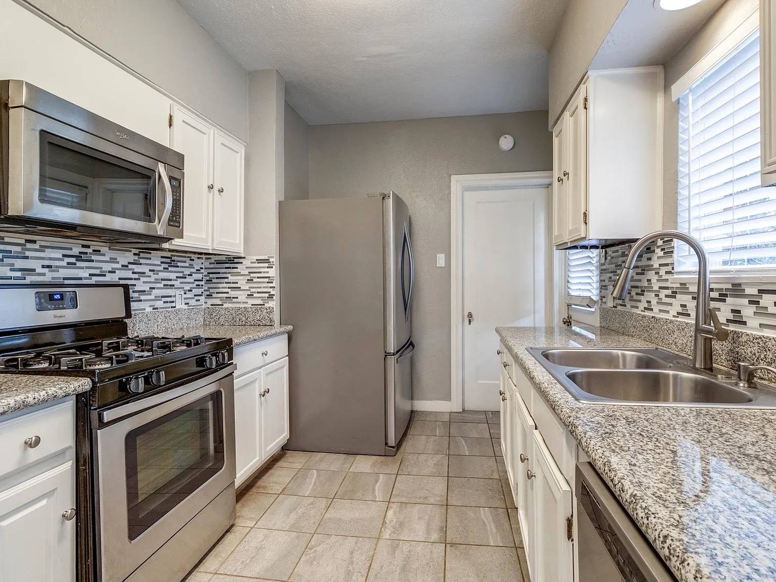 2 bed, 1510 sqft, $2,600 — Photo 4