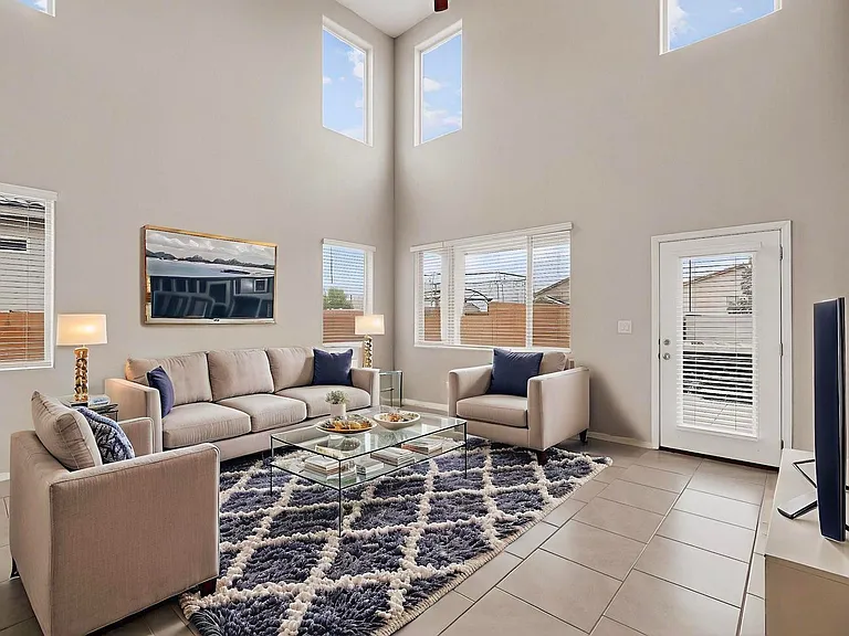 4345 Skyline Loop NE — Photo 10