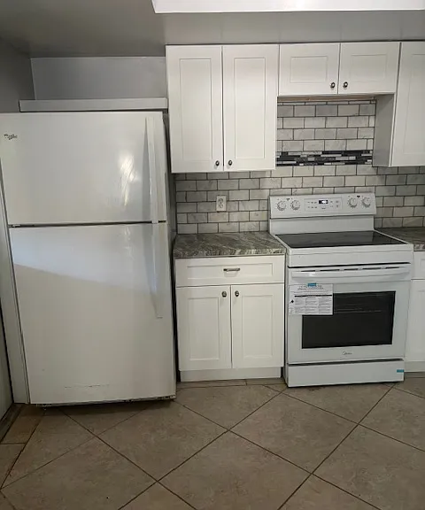 821 Indiana Ave #10 — Photo 3