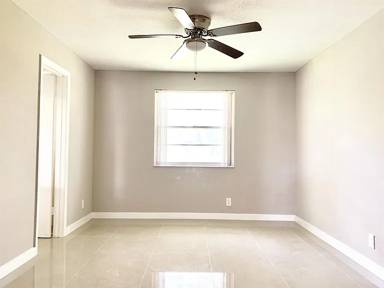 2750 Forest Hills Blvd #208 — Photo 23