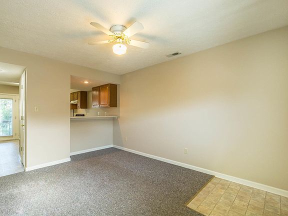 3rd image of 644 E Sherwood Hills Dr