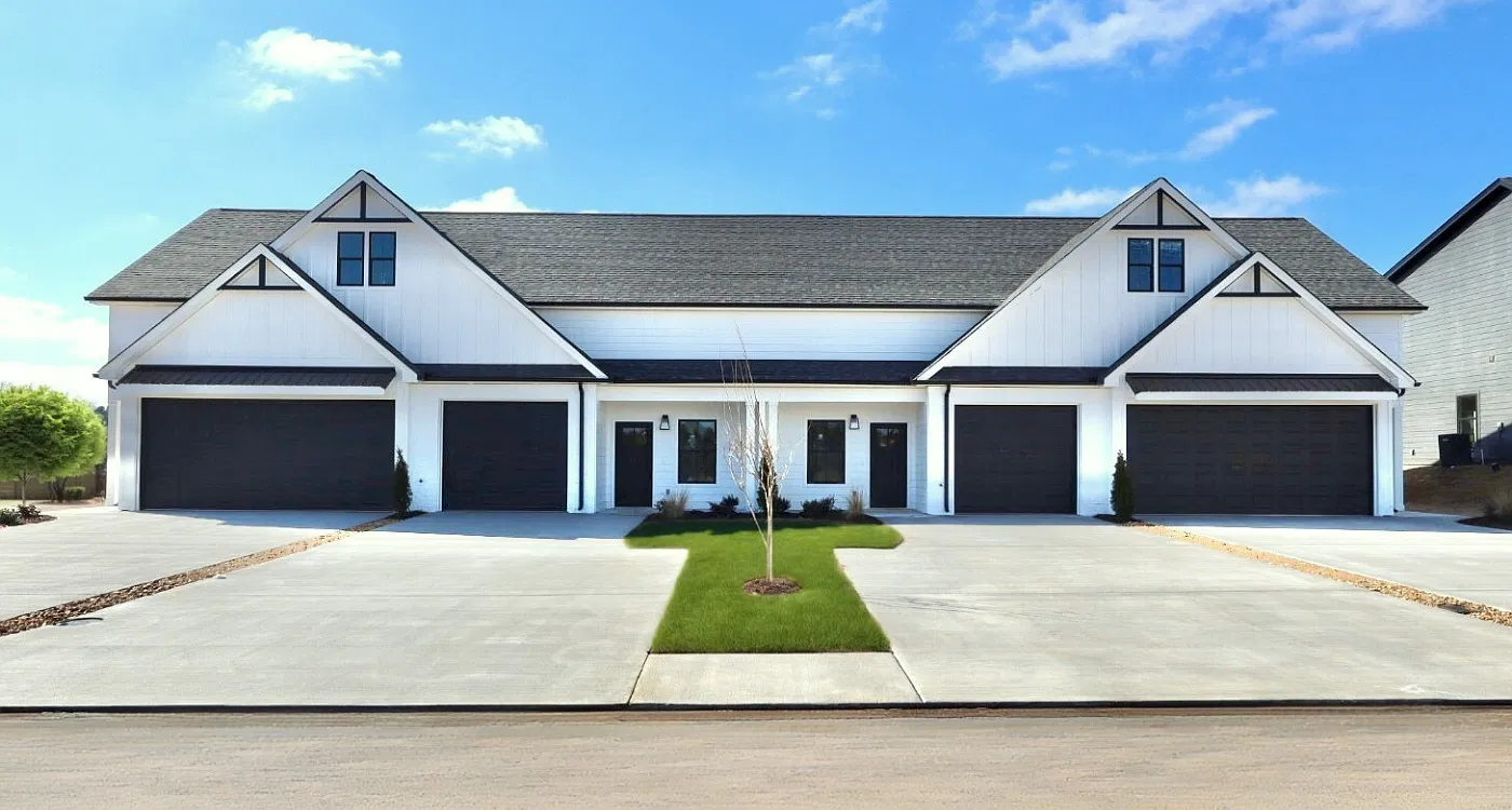2 bed, 2.5 bath, 1400 sqft, $1,800 — Photo 1