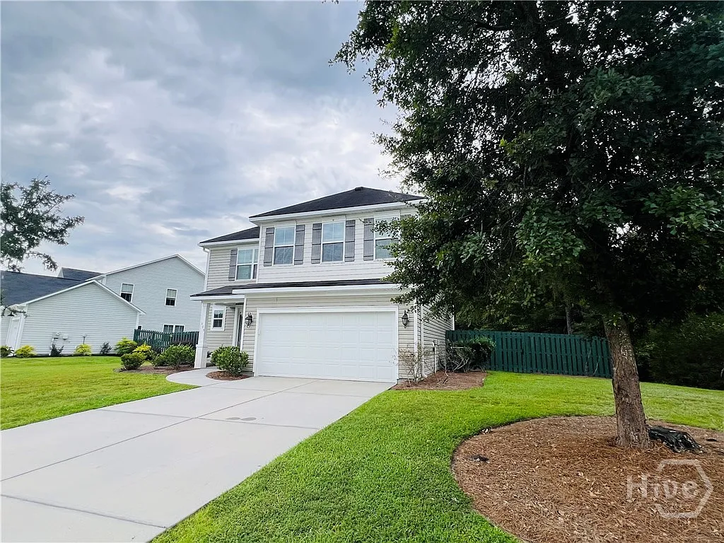4 bed, 2.5 bath, 2172 sqft, $2,600 — Photo 3
