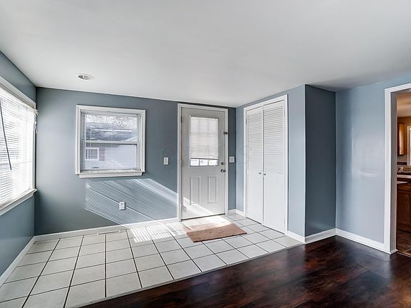2nd image of 18 Sunfish Ln