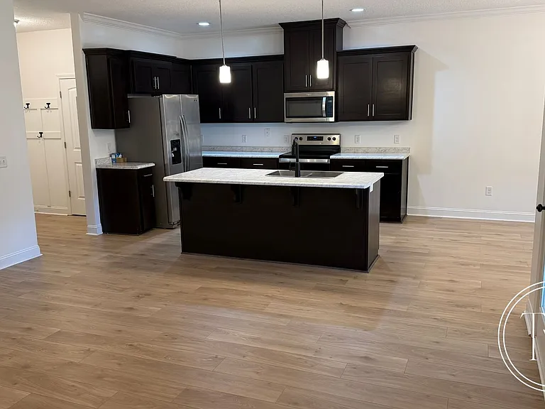 500 Thorp Cir — Photo 7