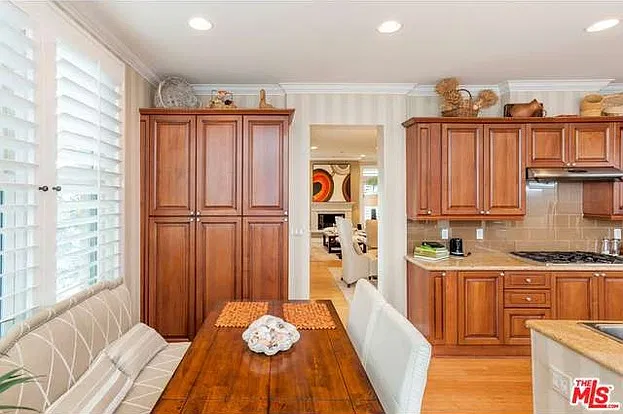 3 bed, 2533 sqft, $7,500 — Photo 4