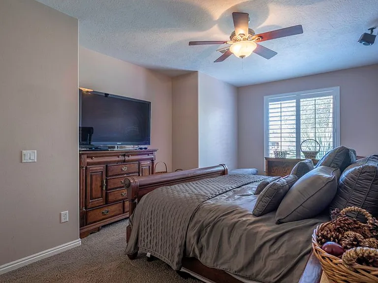 2329 N Prospector Ln — Photo 26