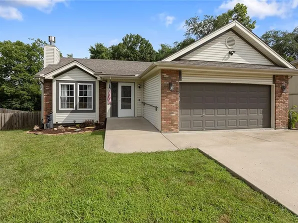 5004 NE 63rd Ter, Gladstone, MO 64119