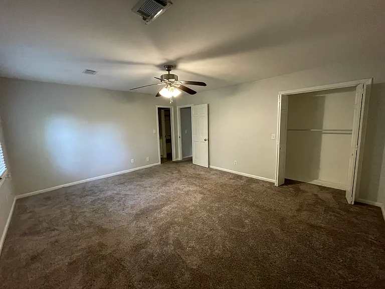 206 Rodborough Rd — Photo 18