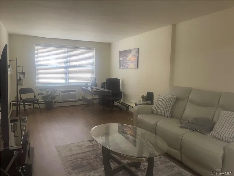 111 S Centre Ave #1 — Photo 8