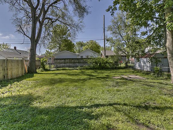 4th image of 3525 Avenue C
