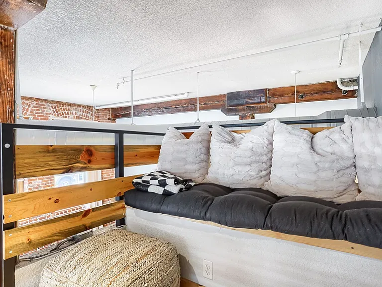 2560 Blake St #101 — Photo 14