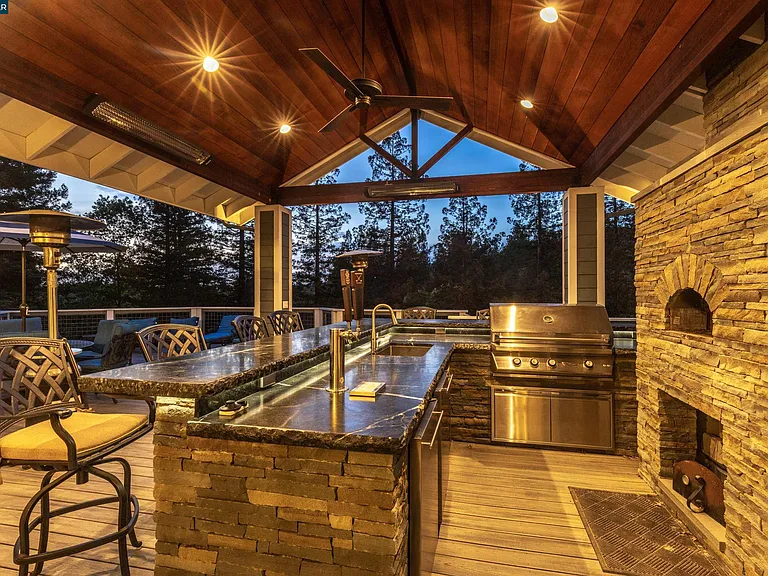 2324 Saddleback Dr — Photo 9