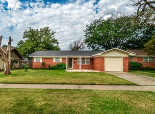 1311 Navajo Trl, Plainview, TX 79072