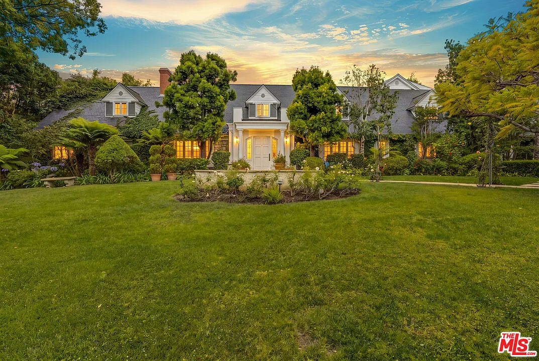 6 bed, 6.5 bath, 7709 sqft, $52,000 — Photo 1
