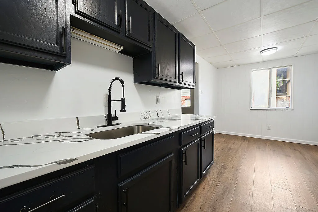1 bed, $925 — Photo 1