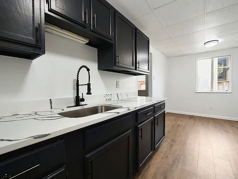 226 W 9th Ave #4 — Photo 1