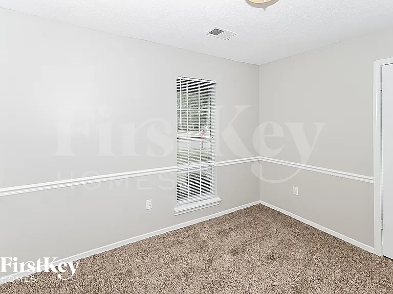 6495 Westbury Ave — Photo 11