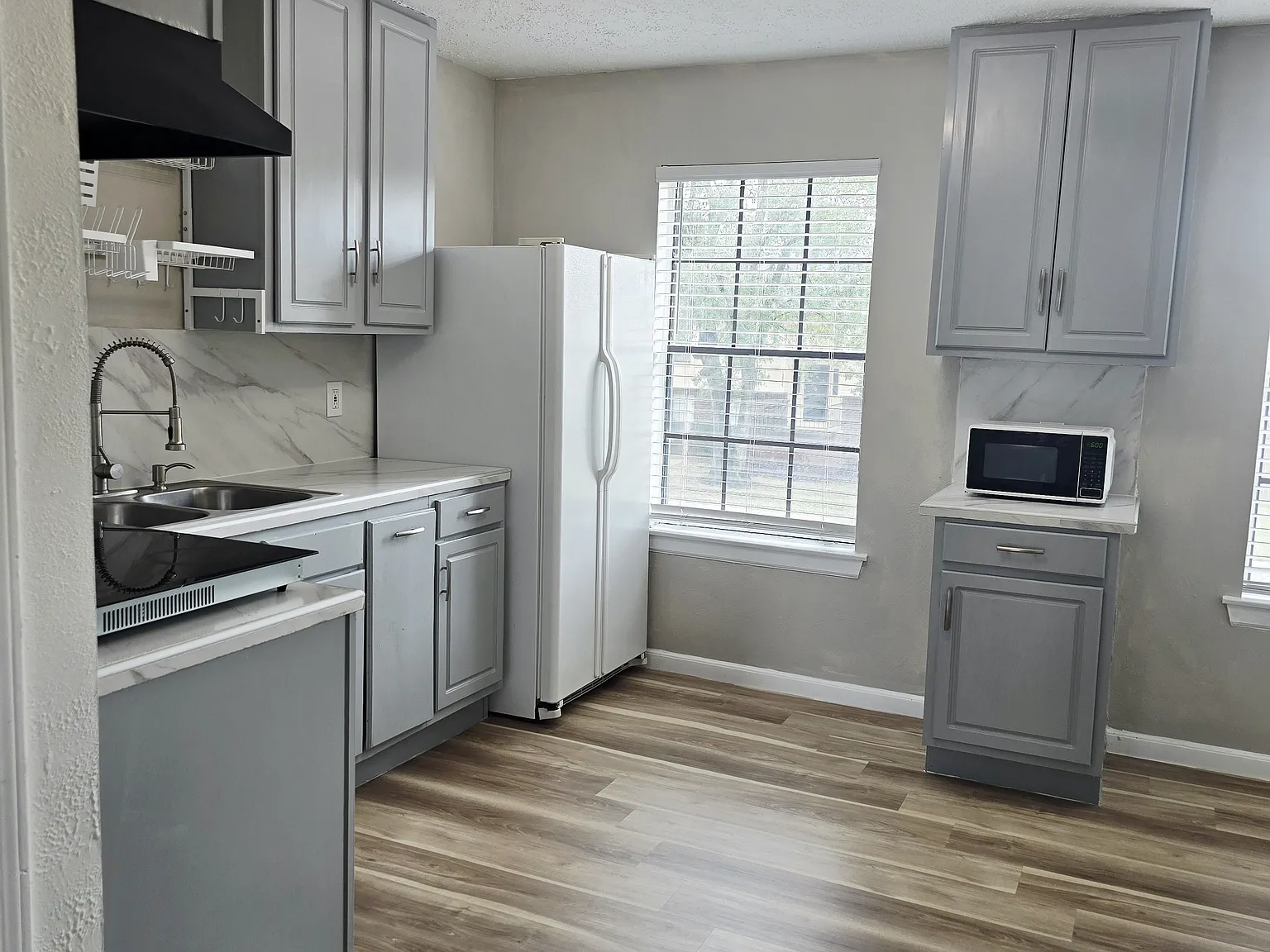 2 bed, 550 sqft, $1,400 — Photo 2
