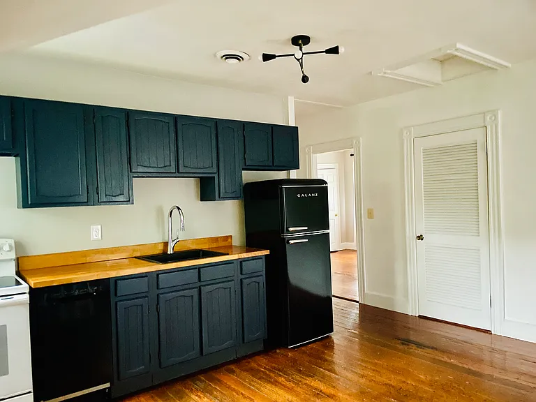 268 Brown St #3 — Photo 1