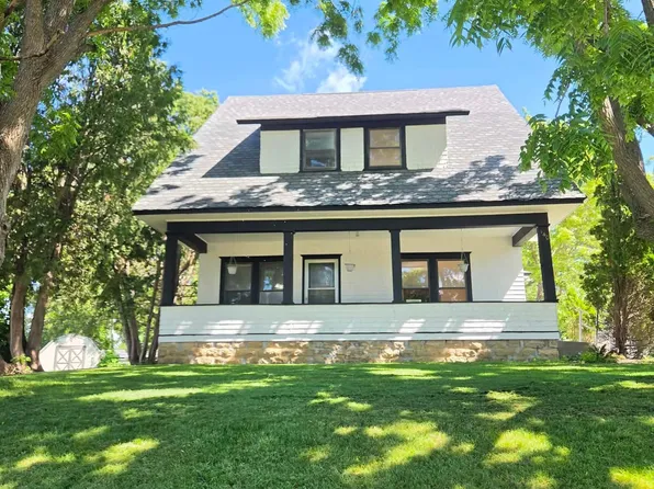 140 W Main St, Lewiston, MN 55952