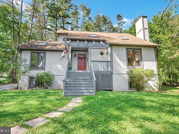 Contemporary on a basement
