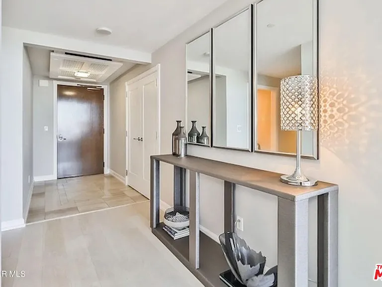 900 W Olympic Blvd #34D — Photo 13