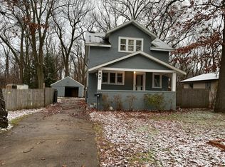 860 Oakcrest St SW, Wyoming, MI 49509
