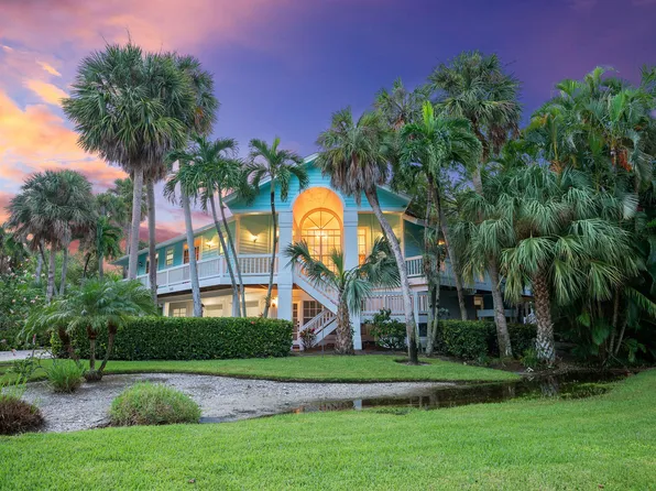 380 Periwinkle Ct, Marco Island, FL 34145