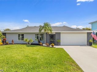 6048 Perthshire Ln, Fort Myers, FL 33908