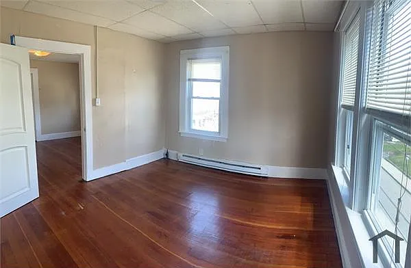 2 bed, 700 sqft, $1,896 — Photo 4