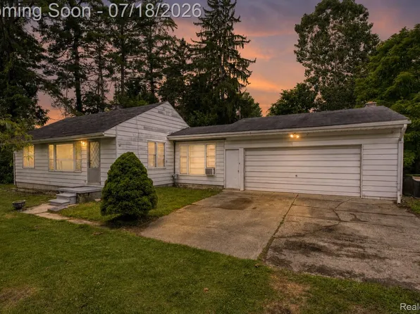 46555 North Ave, Macomb, MI 48042