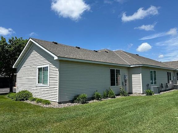 3rd image of 1310 Heritage Ln