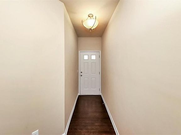 4th image of 182 Townview Dr