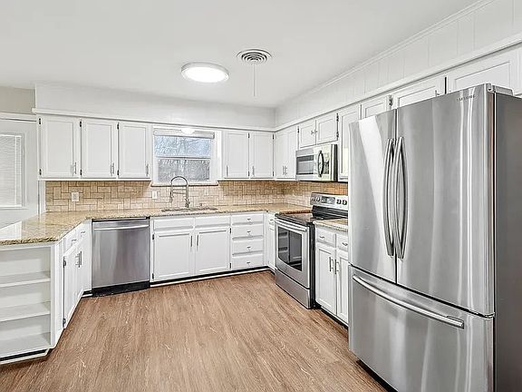 2nd image of 5067 Leith Ave