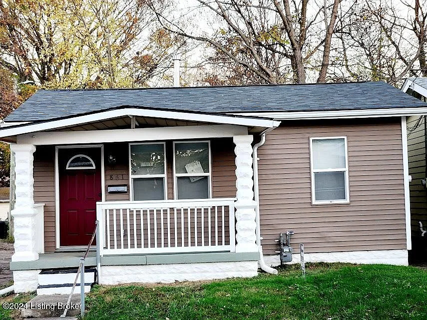 861 Midway Ave photo 1