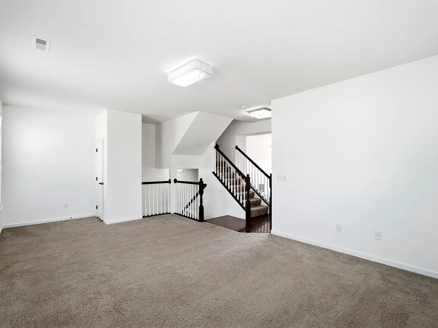 3 bed, 2112 sqft, $3,000 — Photo 4