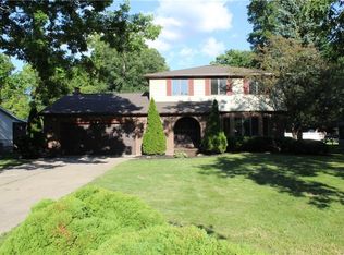 5095 Dana Dr, Lewiston, NY 14092