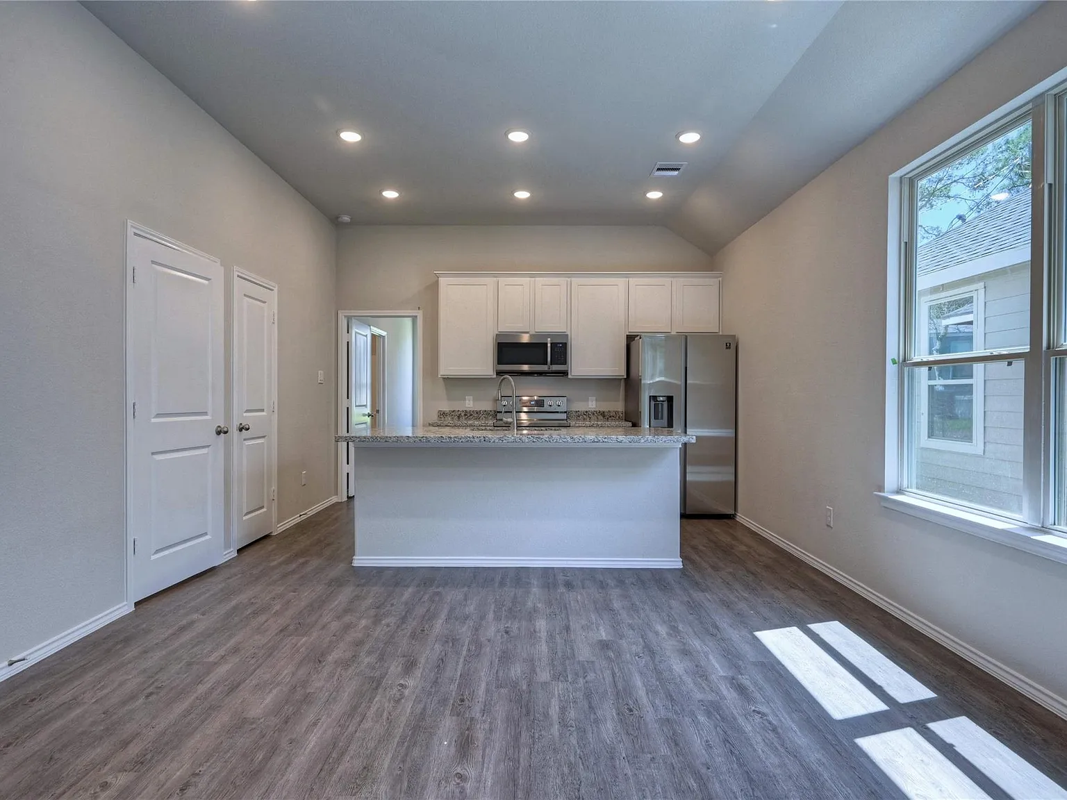 2 bed, 2.0 bath, 985 sqft, $1,450 — Photo 4