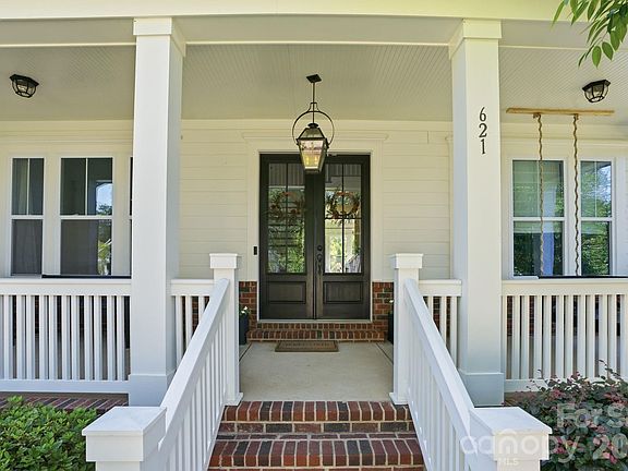 4th image of 621 Bucks Quarry Ct