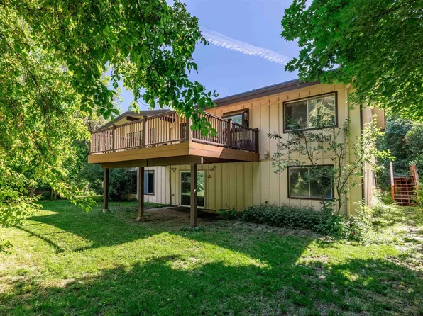 935 SE Kamiaken St, Pullman, WA 99163