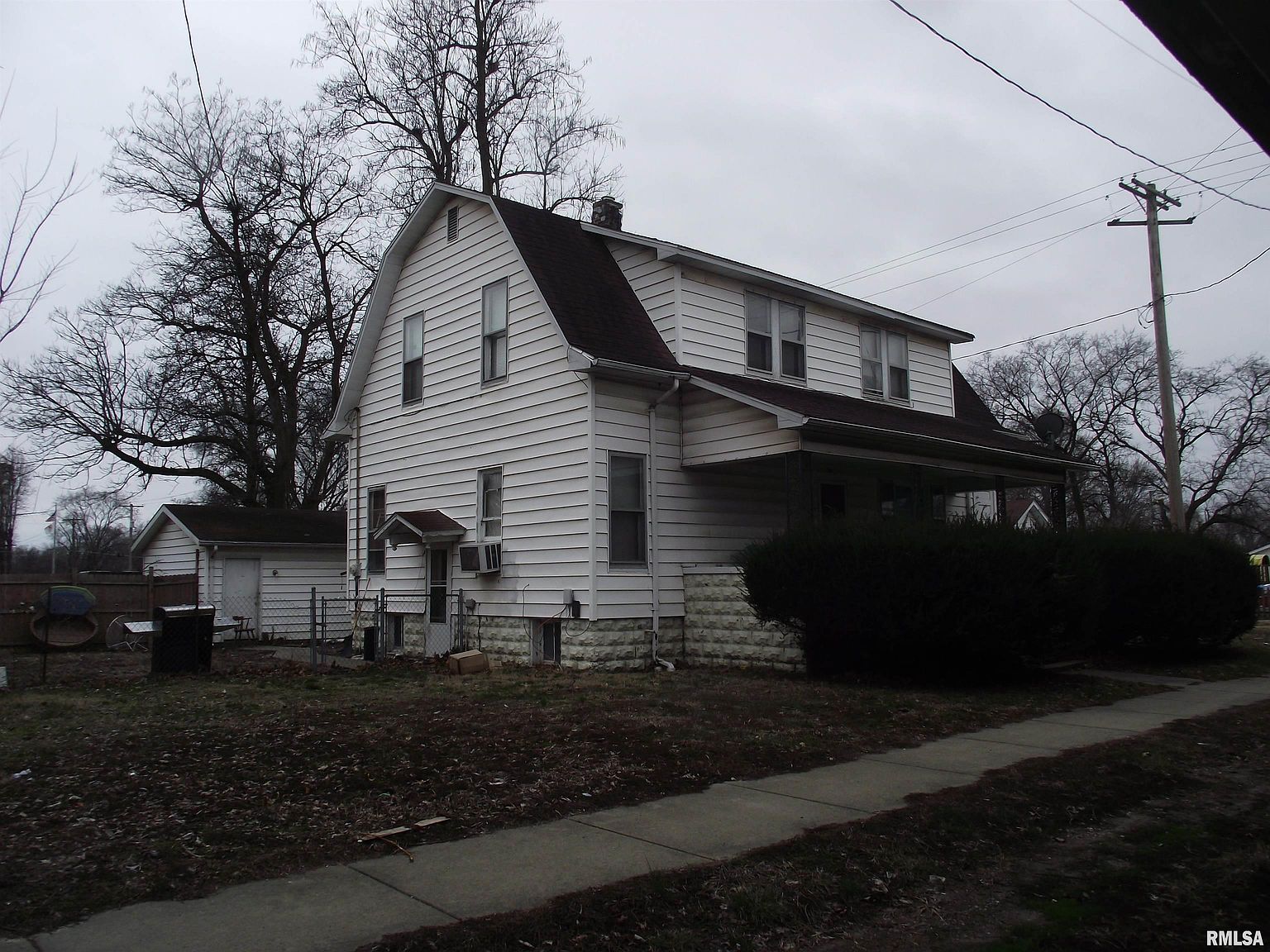 25 W Poplar St, Du Quoin, IL 62832 MLS EB447736 Zillow