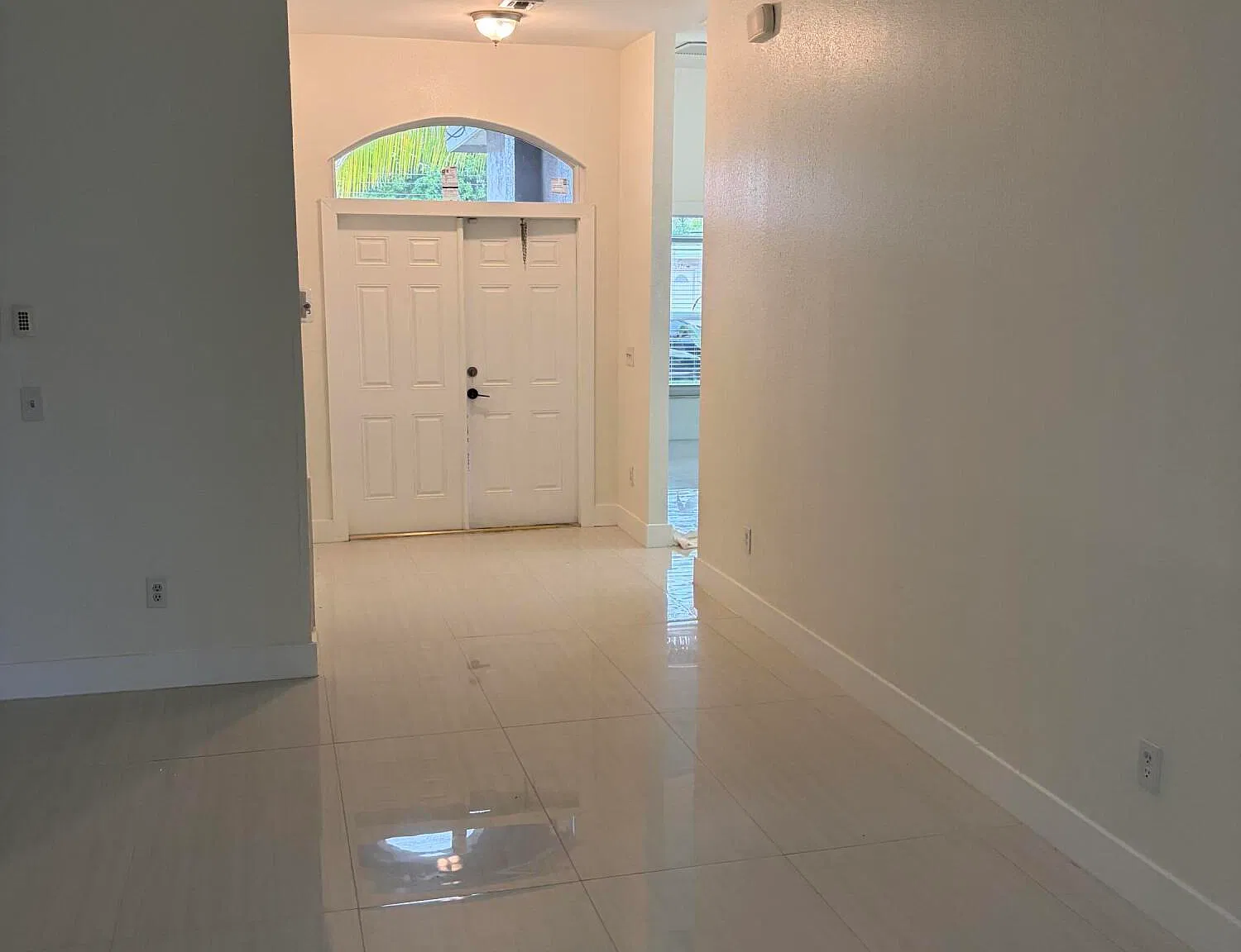 3 bed, 2.0 bath, 1731 sqft, $3,500 — Photo 3