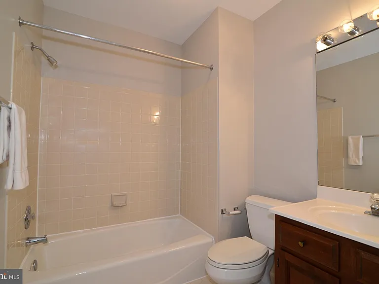 10200 Aspen Willow Dr — Photo 34