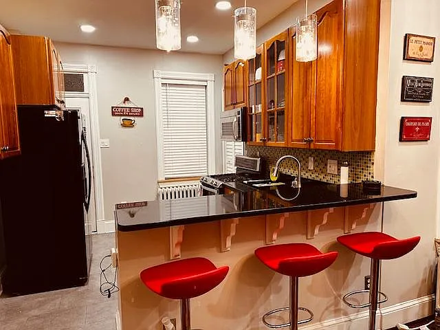 3 bed, 2.5 bath, 1800 sqft, $1,150 — Photo 4