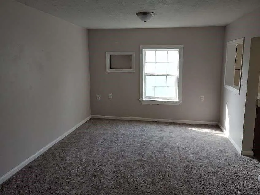 2 bed, 1.0 bath, 1412 sqft, $1,599 — Photo 3